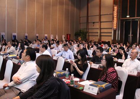 清華大學(xué)房地產(chǎn)班上課照片